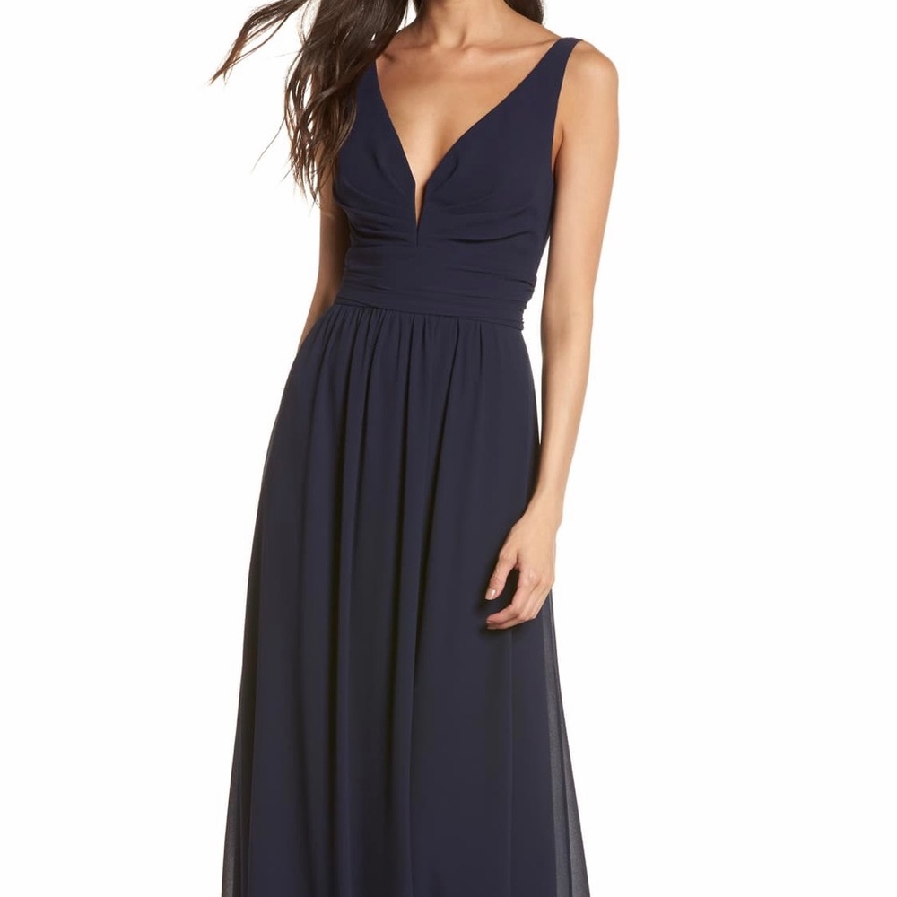 Lulu’s V neck Chiffon Gown- navy